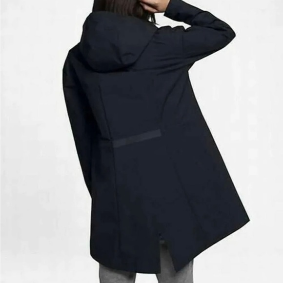 *Nike Waterproof Packable Parka - Picture 2 of 8